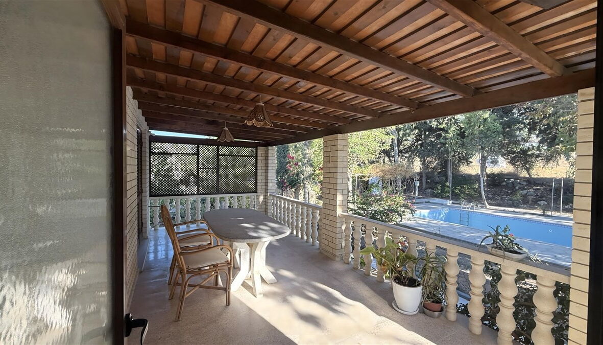 Terrasse zum Pool